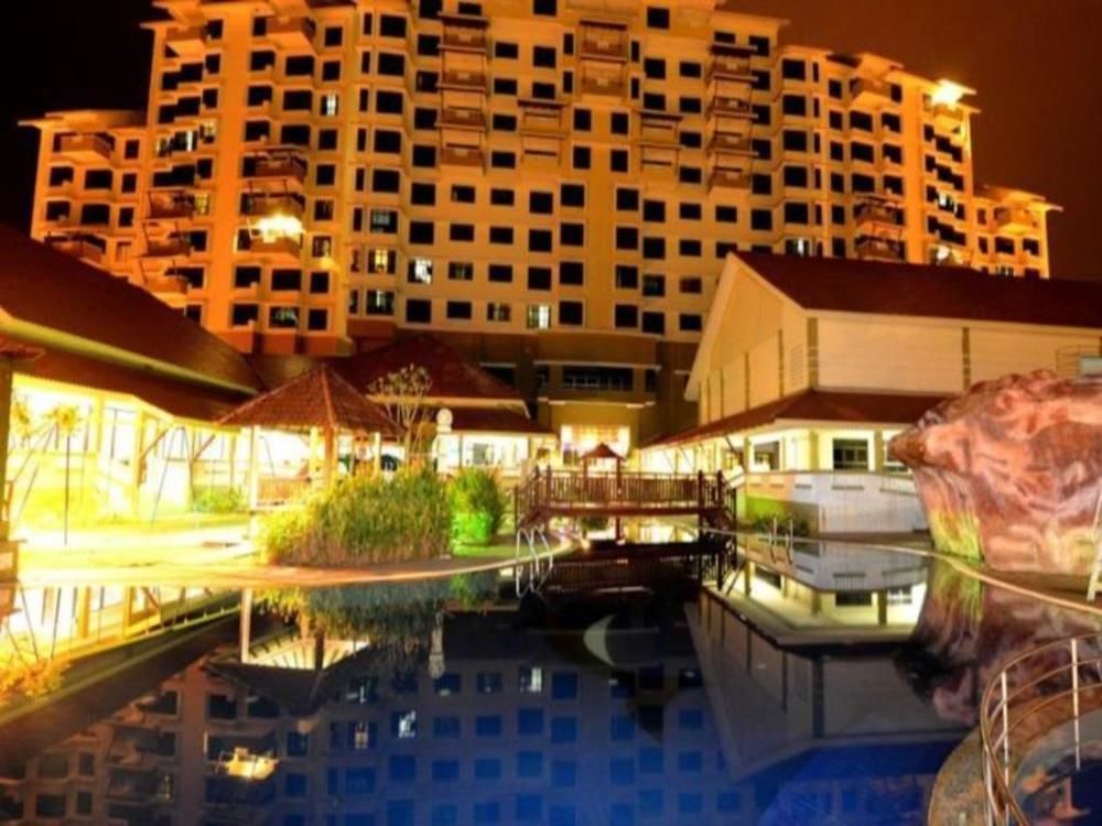 Puteri Beach Resort Port Dickson Exterior photo